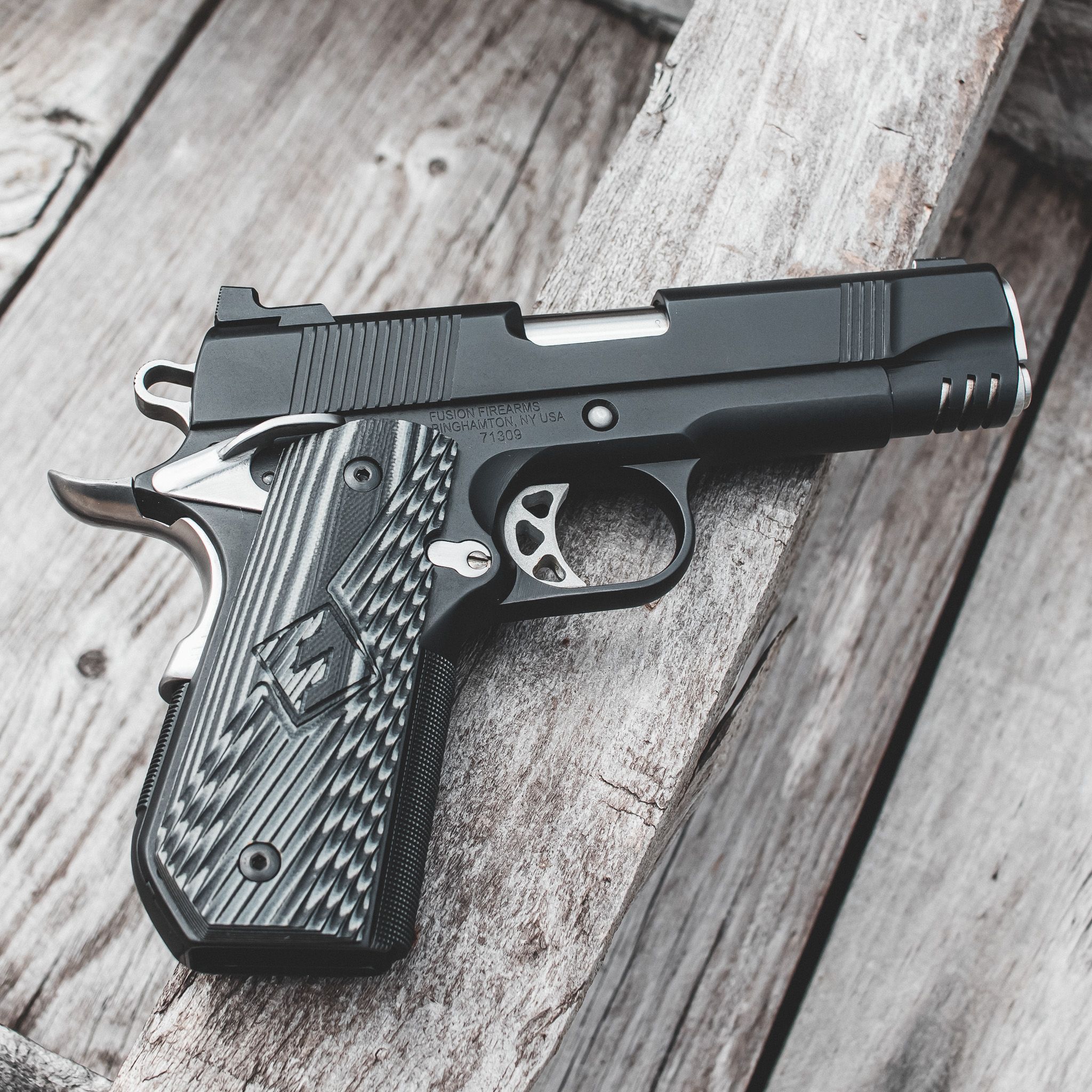 Custom 1911 Pistol - 45 ACP Commander - Stealth Carry