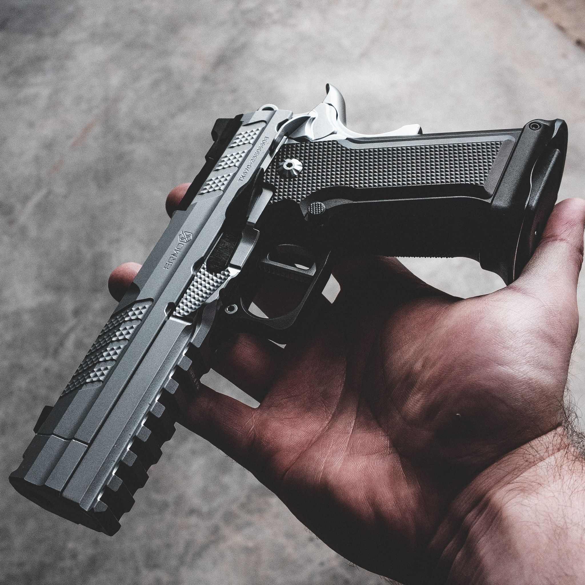 XP COMP - 9MM - Chrome - Ambi Thumbrest (Custom Shop Edition) — image 3
