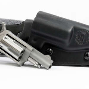 22 Mag Mini-Revolver with CRKT Gut Hook Knife